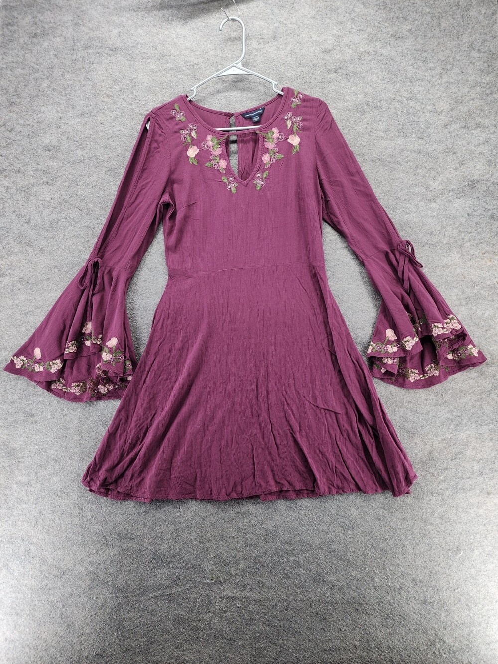 American Eagle Dress Womens Small Purple Floral Keyhole Neck